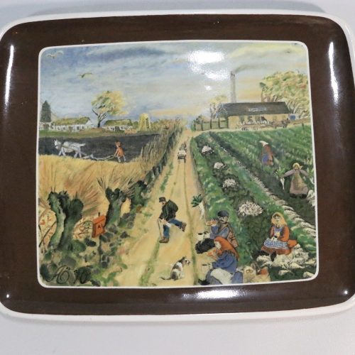 Väggfat från Höganäs med motiv efter Alma Örnströms målningar ca 30x24cm