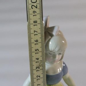 Figurin, flicka med gul blå klänning, GDR
