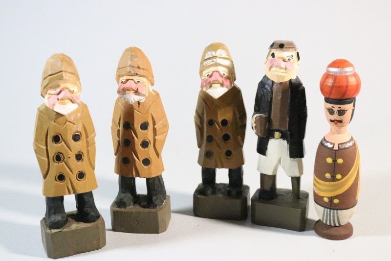 5st Träfigurer, fiskegubbar, pirat, Indisk-klädd