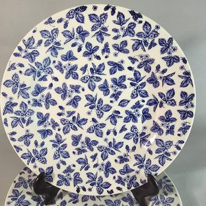 2st IKEA, Made in England, blåvit dekor av hallon med stjälkar och blad