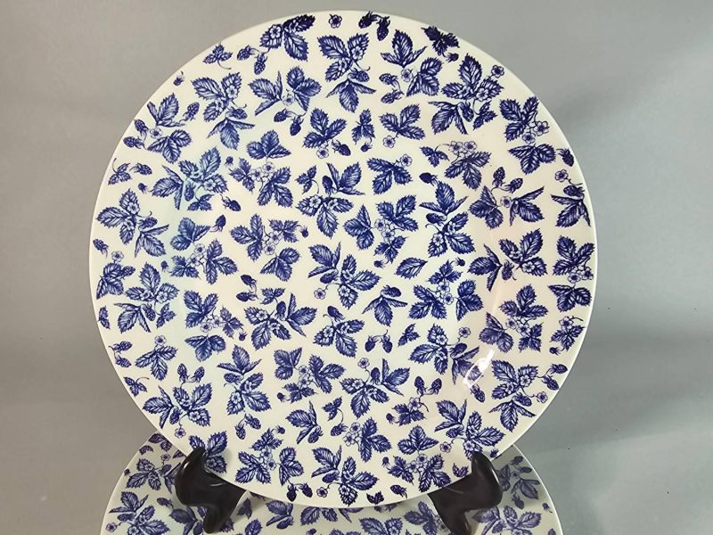 2st IKEA, Made in England, blåvit dekor av hallon med stjälkar och blad