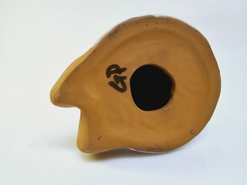 Flicka med fåglar – Keramikskulptur, 16 cm hög