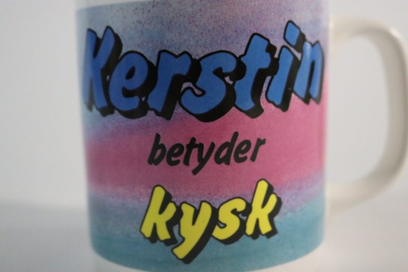 Charmig kaffemugg med humoristisk illustration – "Kerstin"