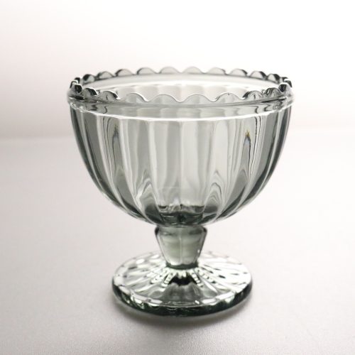 Skål på fot, glas, rökfärgat glas