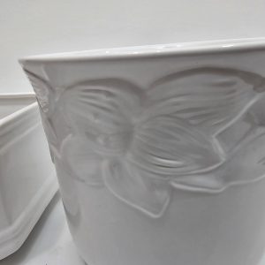 Eleganta Trio av Vita Keramiska Krukor