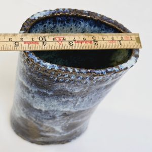 Handgjord keramikkruka av Annki Fridström – "Sagolera"