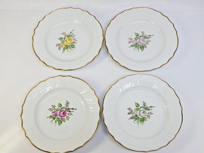 Elegant Set med 4 Tallrikar – Royal Copenhagen Blomsterdekoration