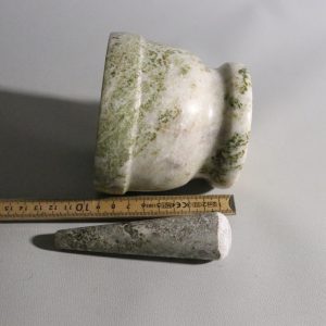Klassisk Mortel i Natursten – Perfekt för Kökets Smakupplevelse