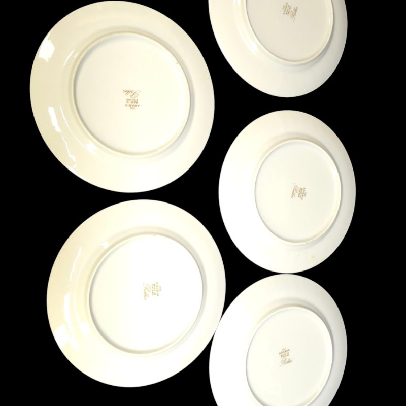 Set med 5 assietter från Arabia Finland – klassisk skandinavisk design
