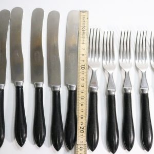 Elegant bestickset – 6 knivar och 5 gafflar i rostfritt stål