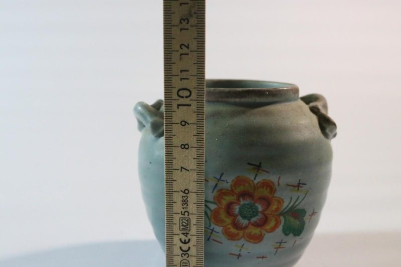 Krus, handmålad troligen Tyskland 10,5cm