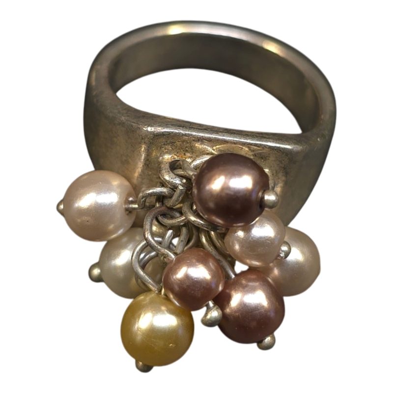 Elegant samling av 7 unika ringar – vintage och moderna stilar