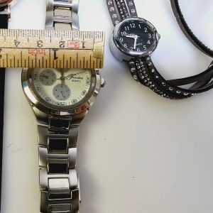 Charmigt urval av klockor – Samlarparti, CMI Quartz  bland annat