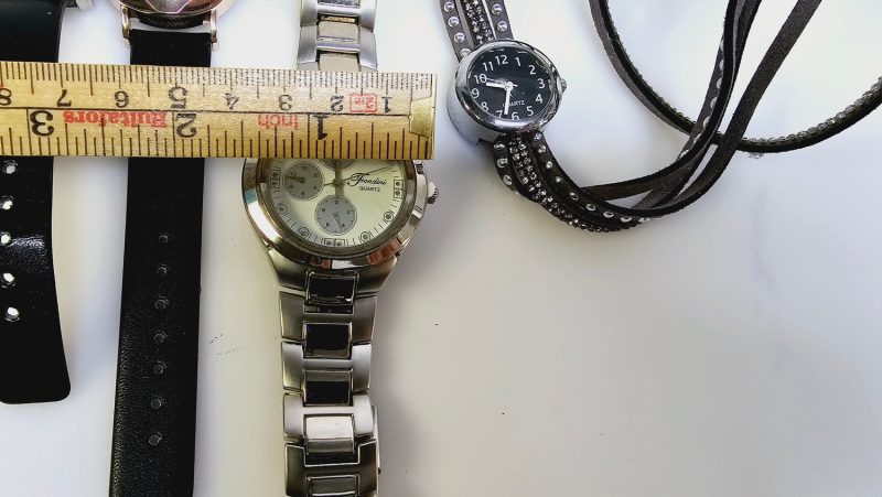 Charmigt urval av klockor – Samlarparti, CMI Quartz  bland annat