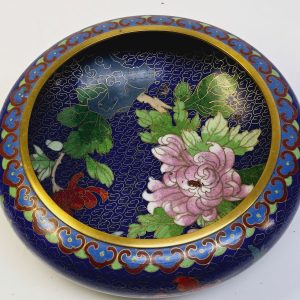 Exklusiv kinesisk cloisonné-skål – elegant design med blomsterdekorationer