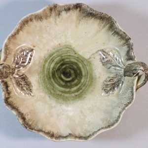 Dekorativ fat med handtag i jugendstil, troligen Germany