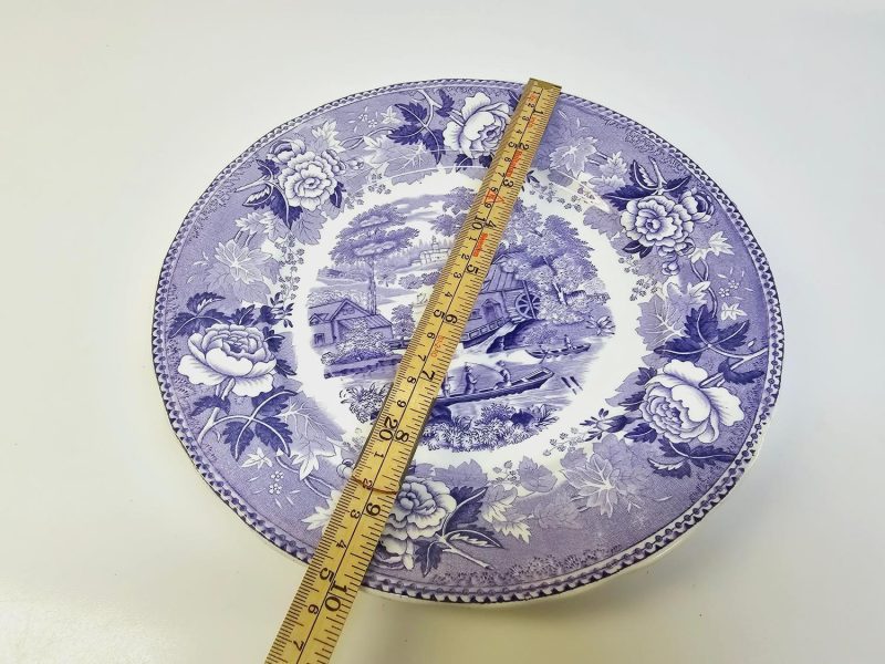 Vintage tallrik med romantiskt landskapsmotiv – ca 25 cm i diameter