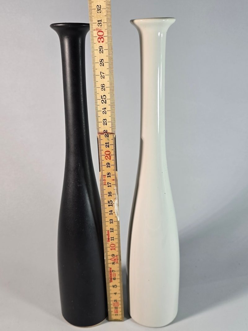 Eleganta Keramikvaser - 31 cm: En Tidlös Skönhet för Ditt Hem