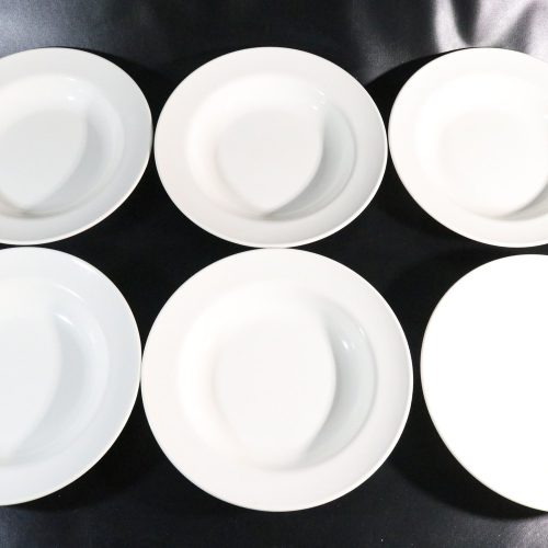 Set med 6 Gustavsberg-tallrikar i plast – Praktisk Svensk Design
