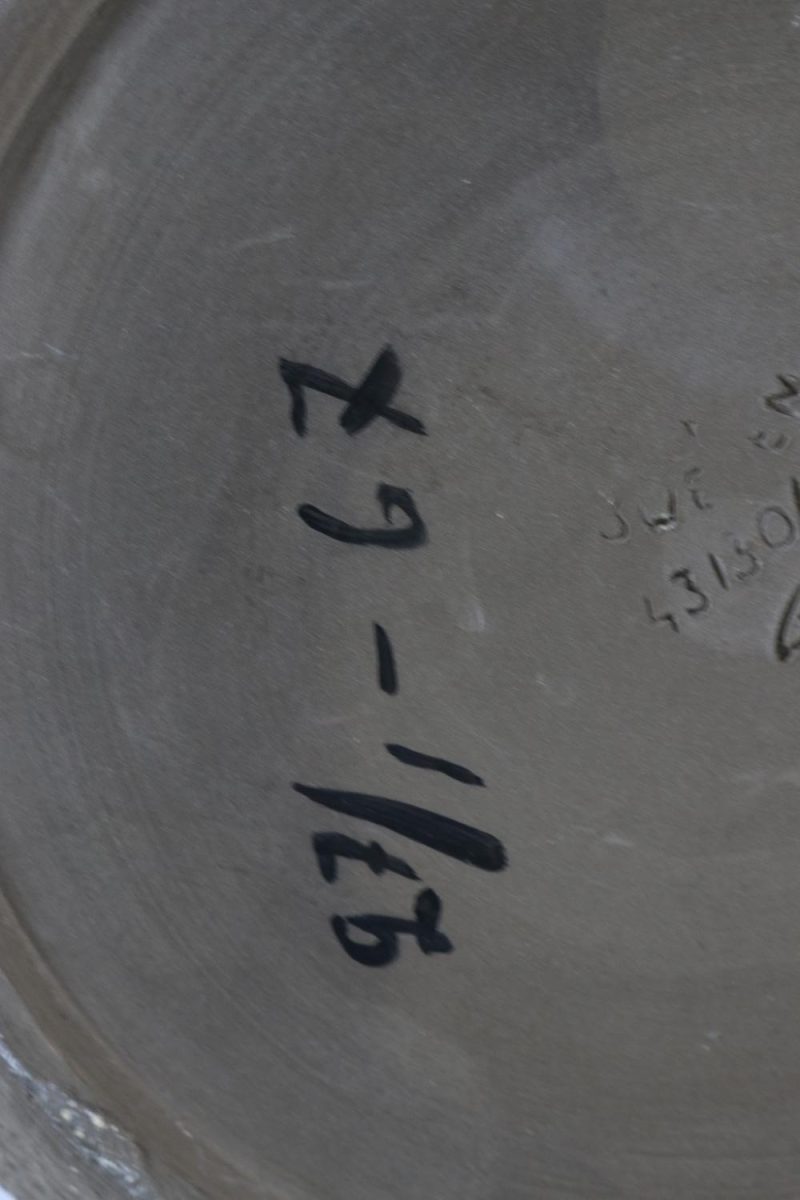 Mari Simmulson ,, Krus ,, skål 43130/898 ,Upsala Ekeby 60 talet
