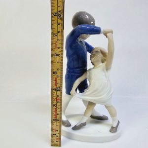 Elegant B&G-figur i porslin – Dansande par