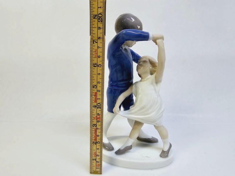 Elegant B&G-figur i porslin – Dansande par