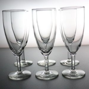 Eleganta Champagneglas – Stilren Design för Alla Tillfällen