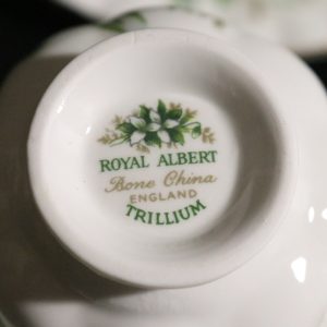 Royal Albert "Trillium" Kaffeservis med Tårtfat – Engelsk Elegans