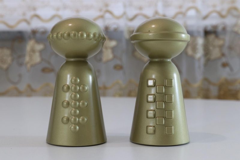 2 figuriner, IKEA dekoration "KUNGÖRA" 2017