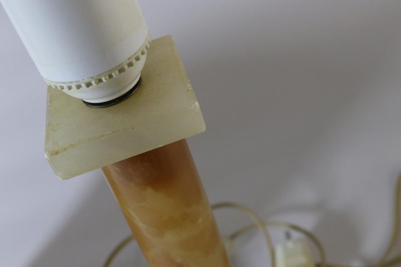 BORDSLAMPA, Alabaster  - skärm ingår