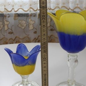 2st skålar på fot, Lenas glasbod Mörrum, Blå och gul