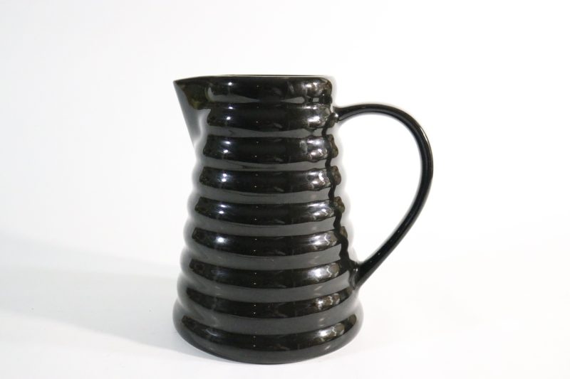 Elegant Svart Kanna "Bölja" från Åhléns, 18 cm