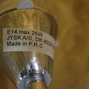 Bordslampa med lampskärm