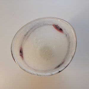 flerfärgad skål, troligen Johansfors Glasbruk