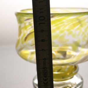 Skål, Virvlad konstglas med fot i klarglas, troligen från svensk glasbruk