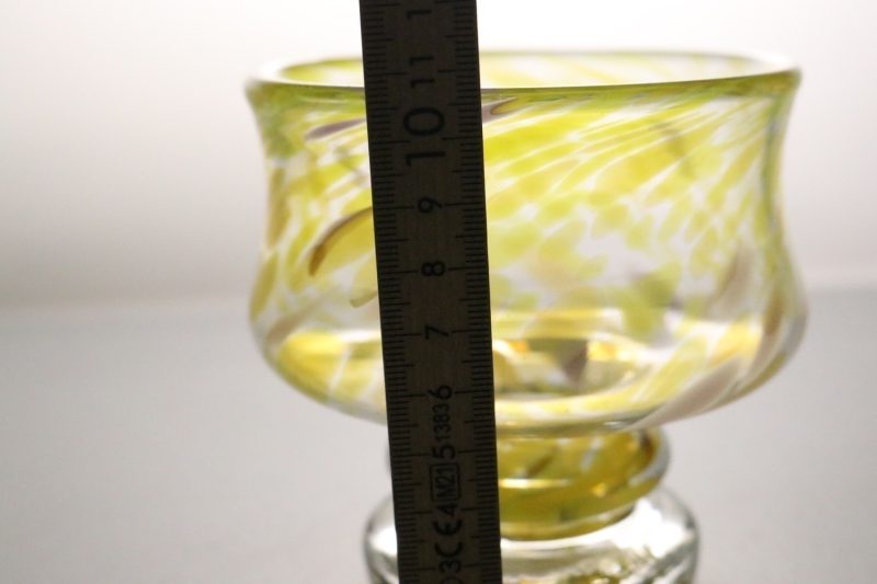 Skål, Virvlad konstglas med fot i klarglas, troligen från svensk glasbruk