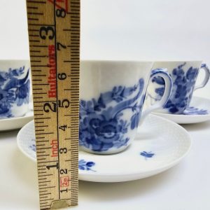 Klassiska Blåblommiga Koppar från Royal Copenhagen – Set om Tre