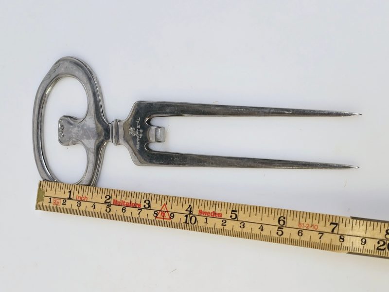 Antik Köttgaffel – Elegant Vintage Design