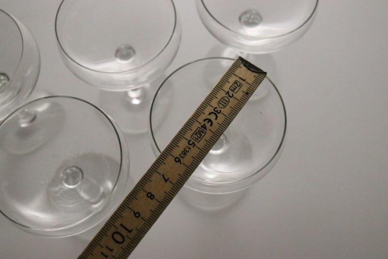 Glas, 5st, 10cm på höjden, Diameter 6cm