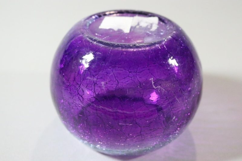 Ljuslykta i krackelerat glas, lila
