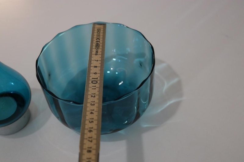 Skål och lykta i blått glas, Älghults glasbruk