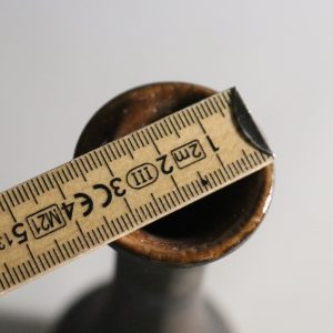 Elegant handdrejad keramisk vas, ca 25 cm – Unik konstnärlig design