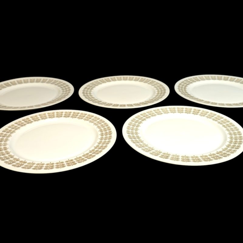 Set med 5 assietter från Arabia Finland – klassisk skandinavisk design