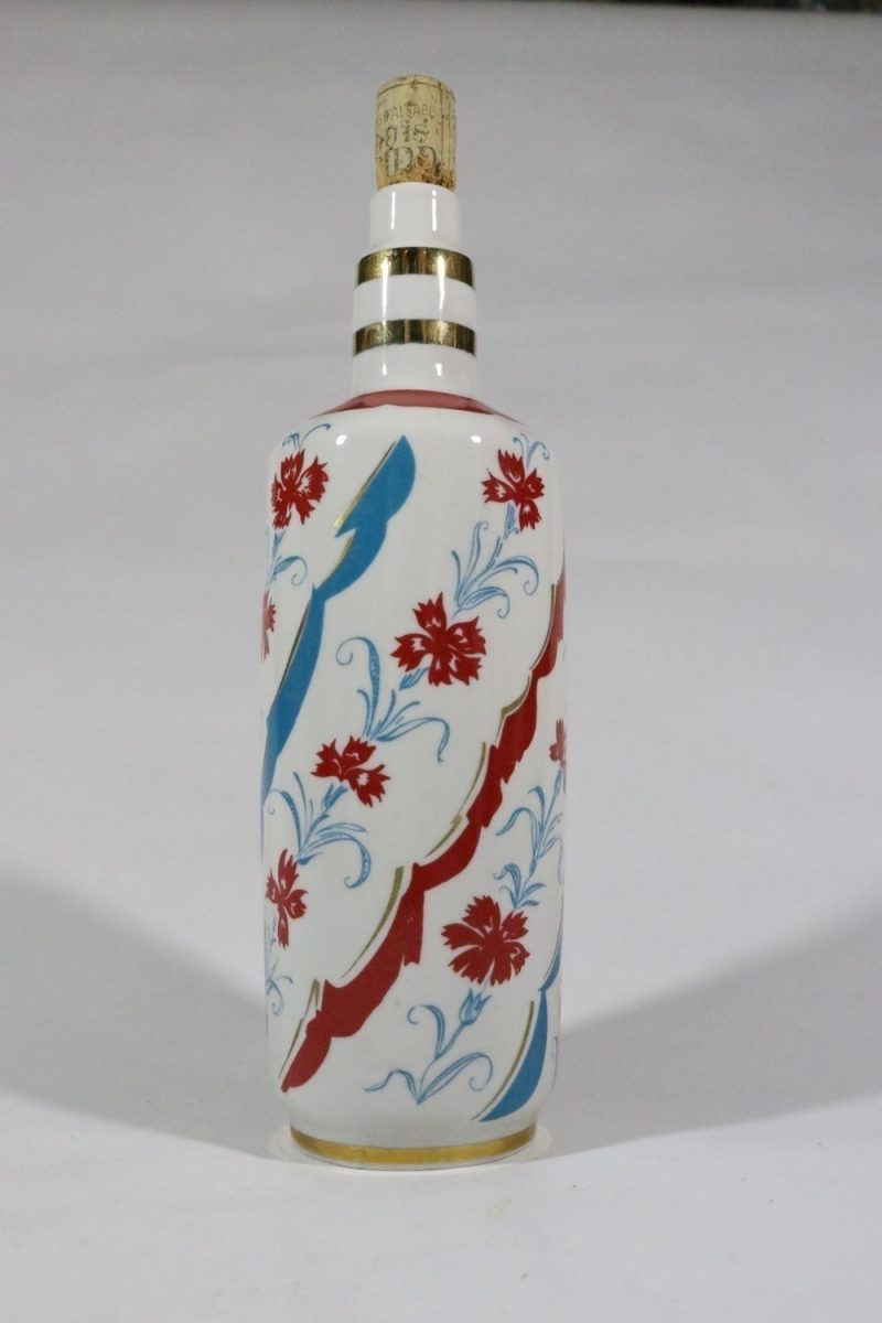Porslinskaraff "Carnation", designad av A. N. Semenova, LFZ, 1970-80