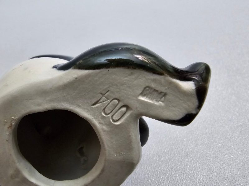 Panda figurin i porslin, Stämpel CHINA 004