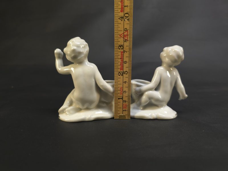 Charmiga porslinsfigurer med små blomkrukor – vintageinspirerat set