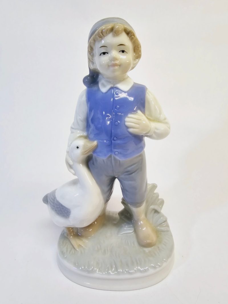Porslinsfigur – Pojke med Gås, 24 cm