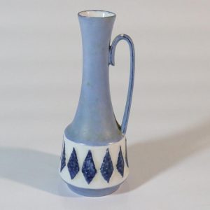 Arabia Finland Samlarfat "Rentiermann im Sommer", 1982 - Design av A. Alariesto