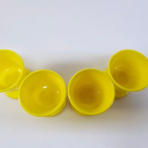 Retro Äggkoppar i Solgul Design – Forse Gnista