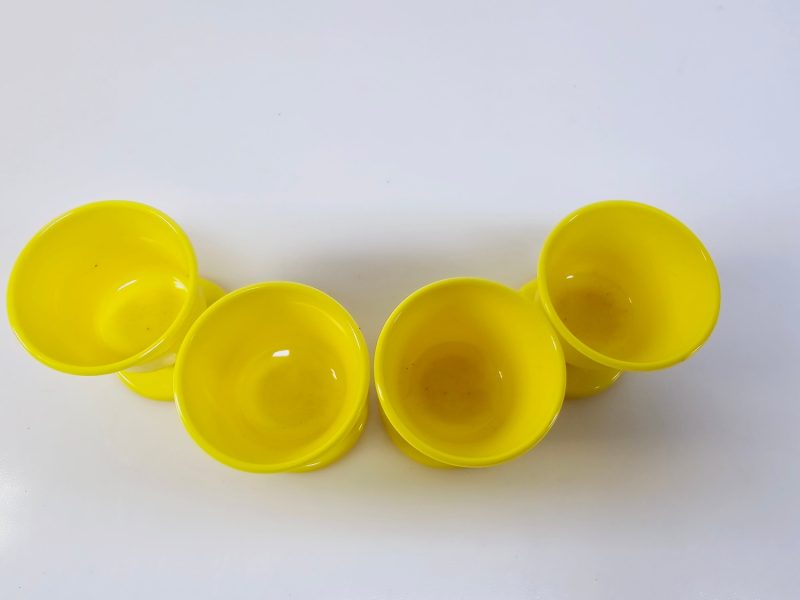 Retro Äggkoppar i Solgul Design – Forse Gnista